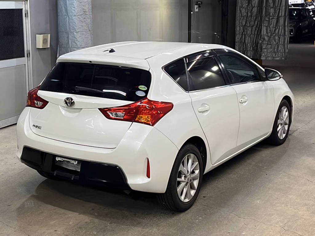 TOYOTA AURIS