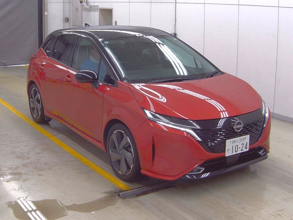 Nissan Aura