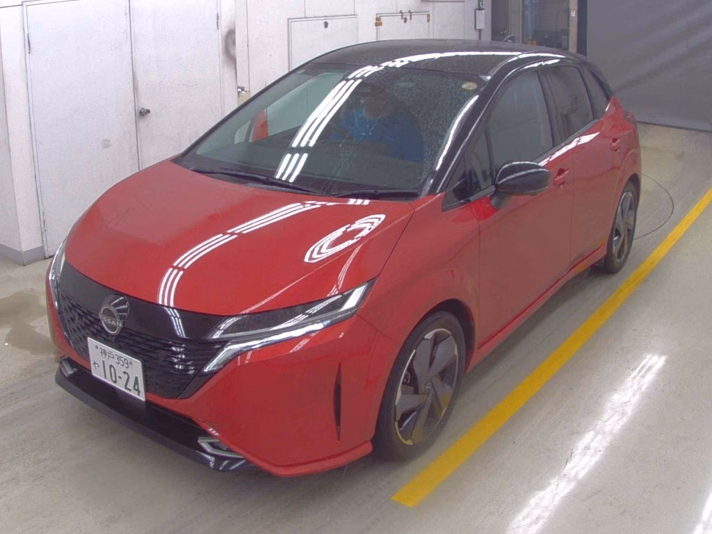 Nissan Aura