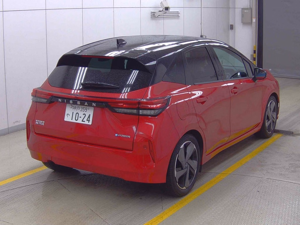 Nissan Aura