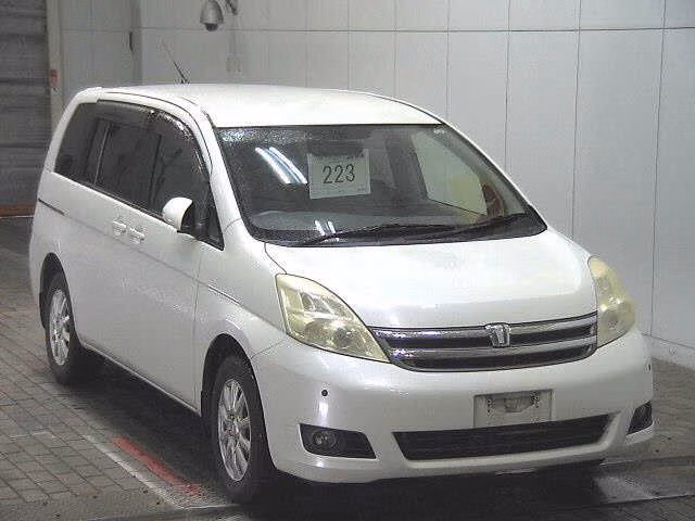 TOYOTA ISIS