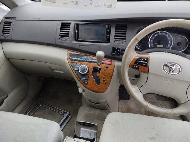 TOYOTA ISIS