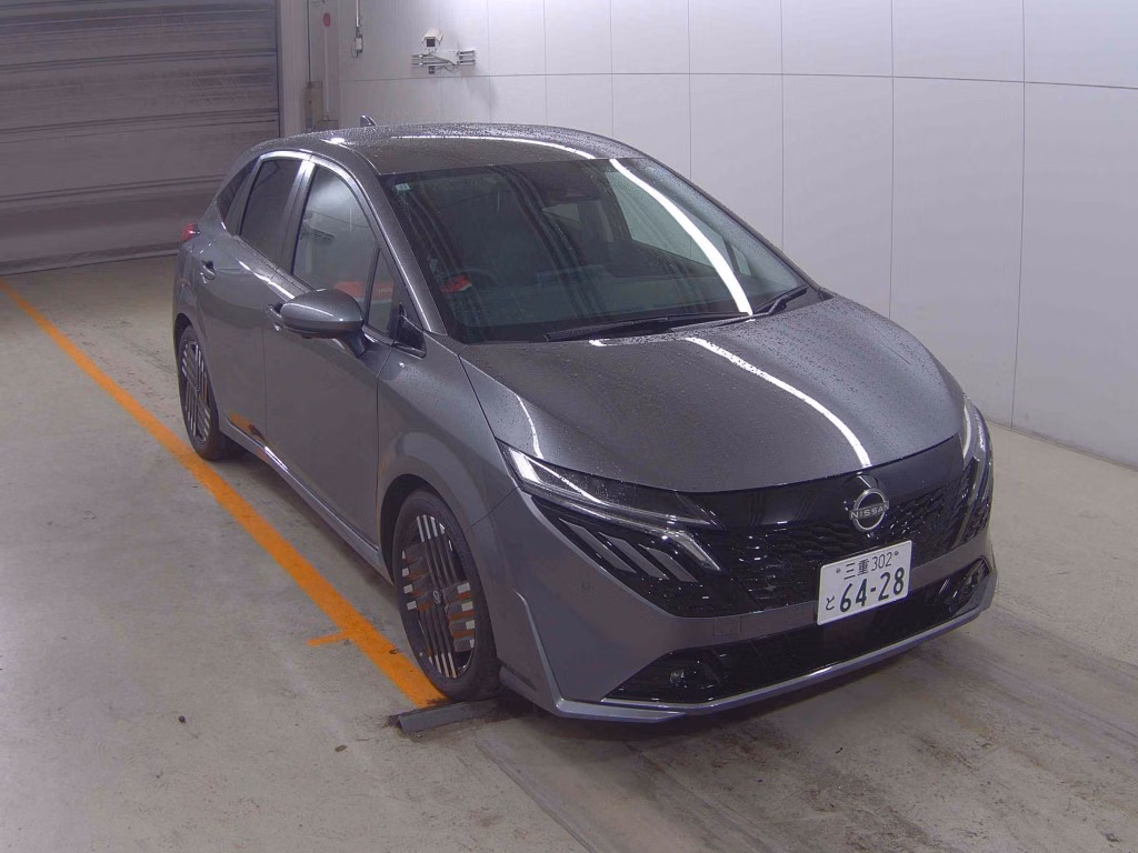 Nissan Aura