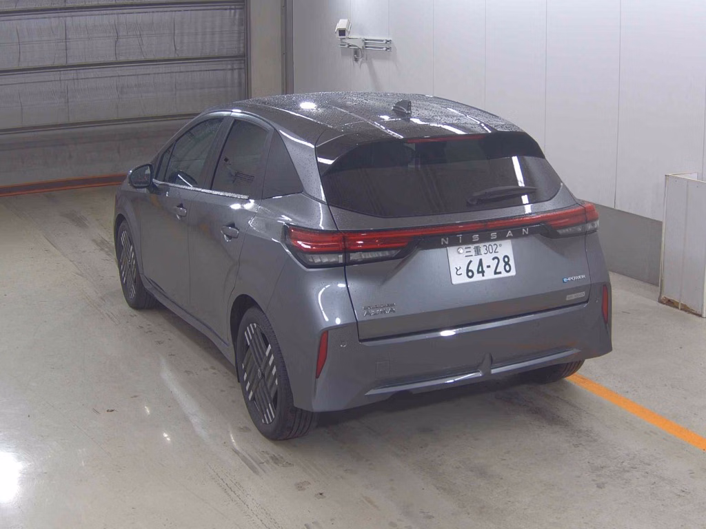 Nissan Aura