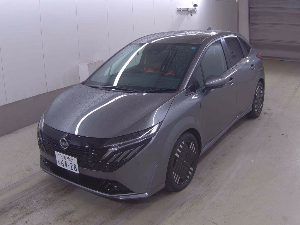 Nissan Aura