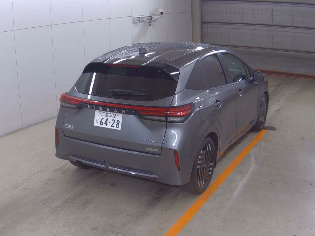Nissan Aura