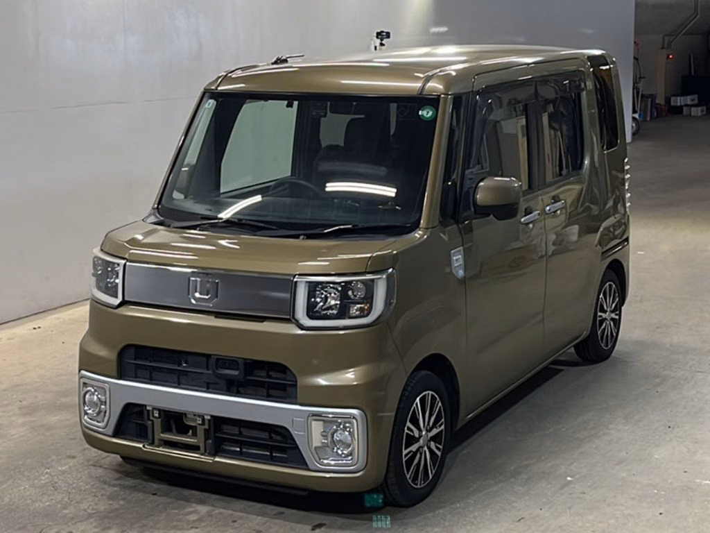 DAIHATSU WAKE