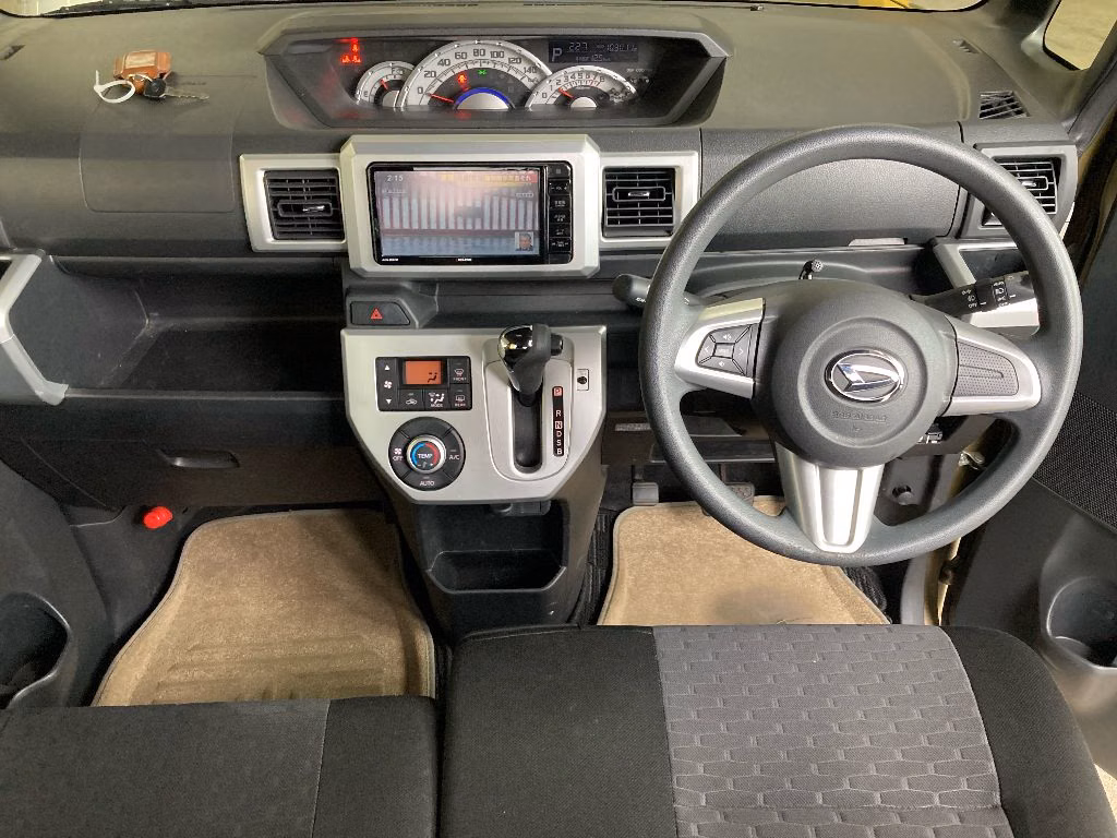 DAIHATSU WAKE