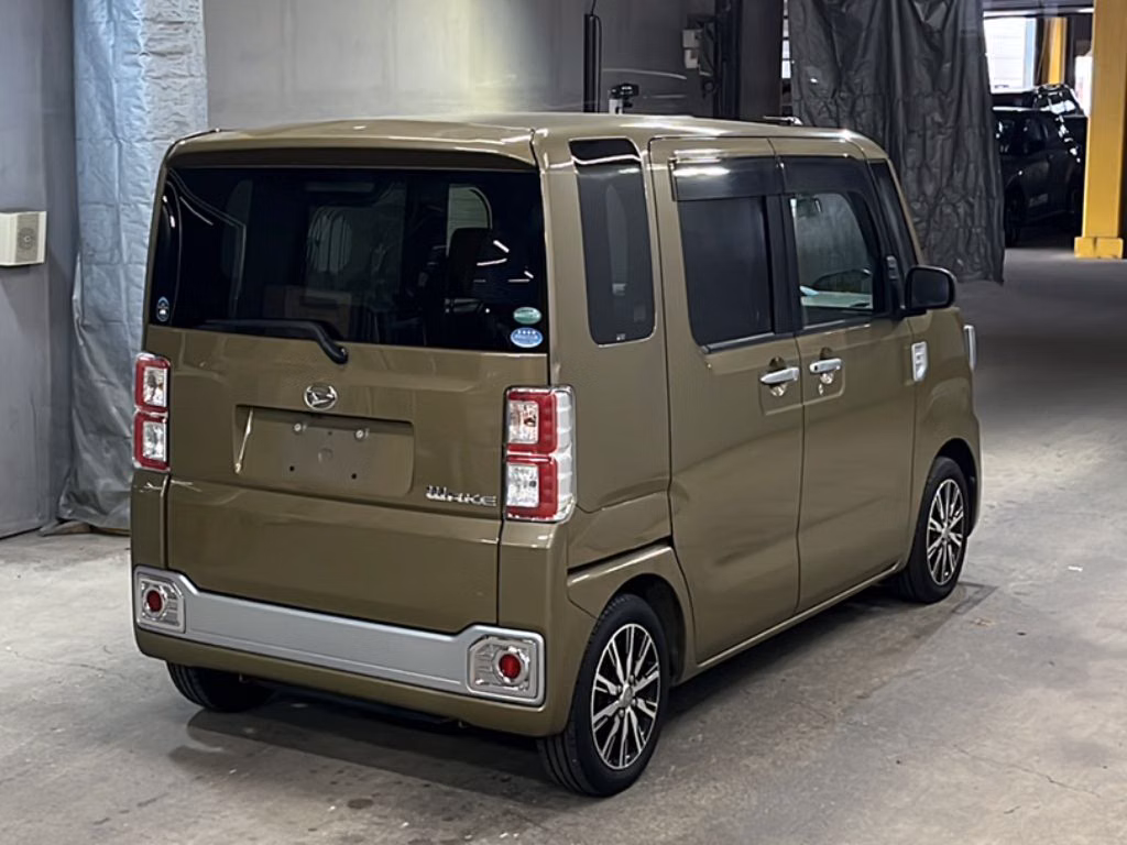 DAIHATSU WAKE