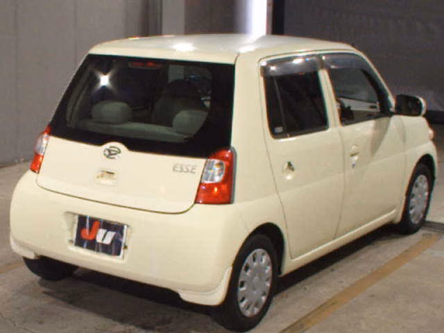 DAIHATSU ESSE