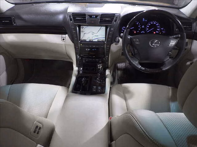 Lexus LS600h