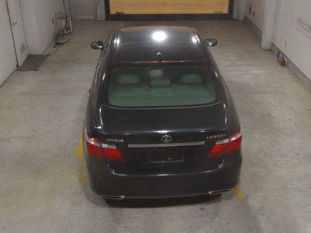Lexus LS600h