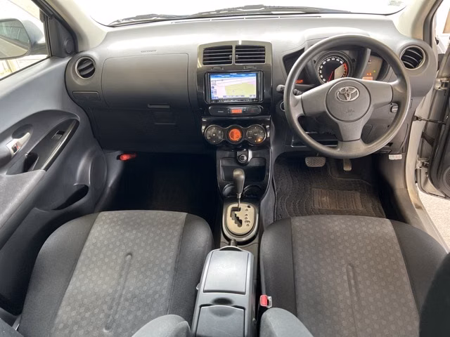 TOYOTA IST