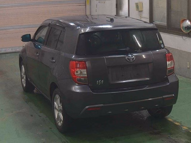 TOYOTA IST