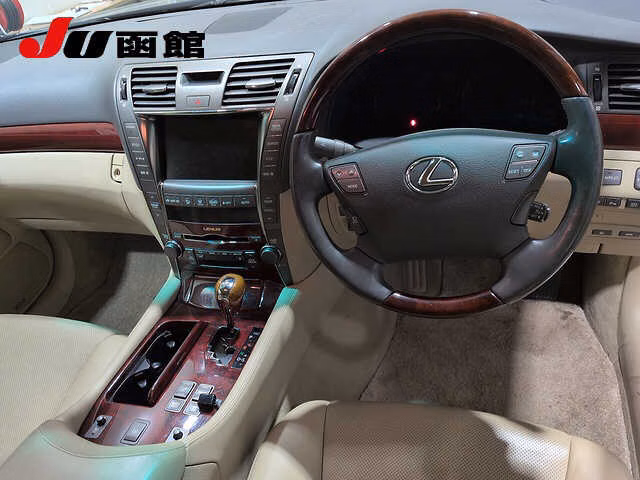 Lexus LS600h