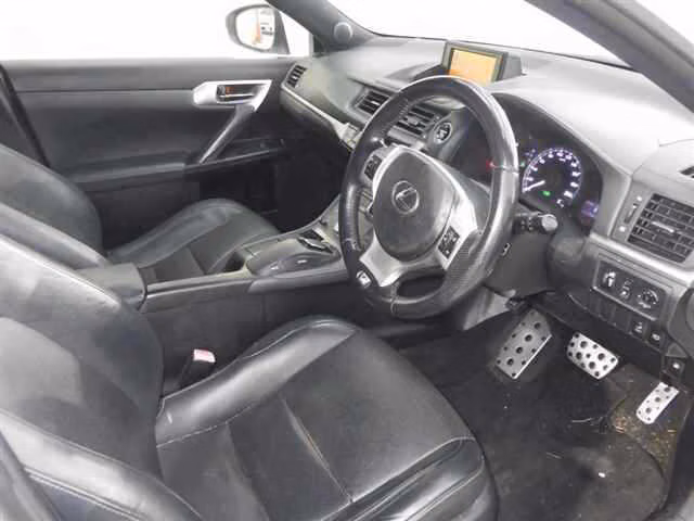 Lexus CT200h