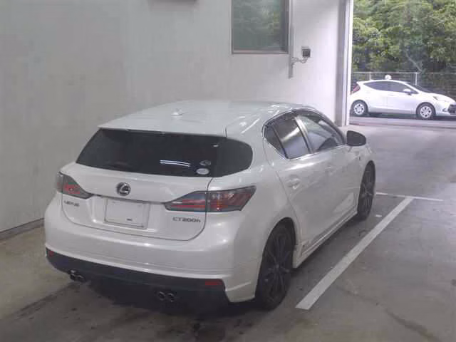 Lexus CT200h