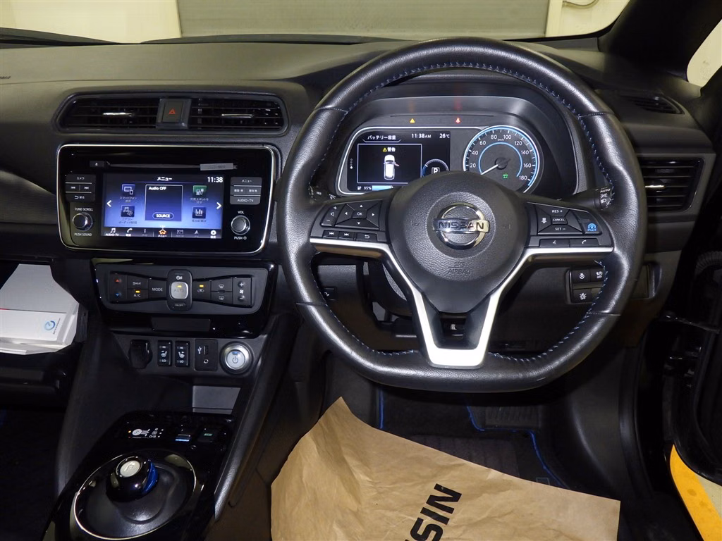 NISSAN LEAF