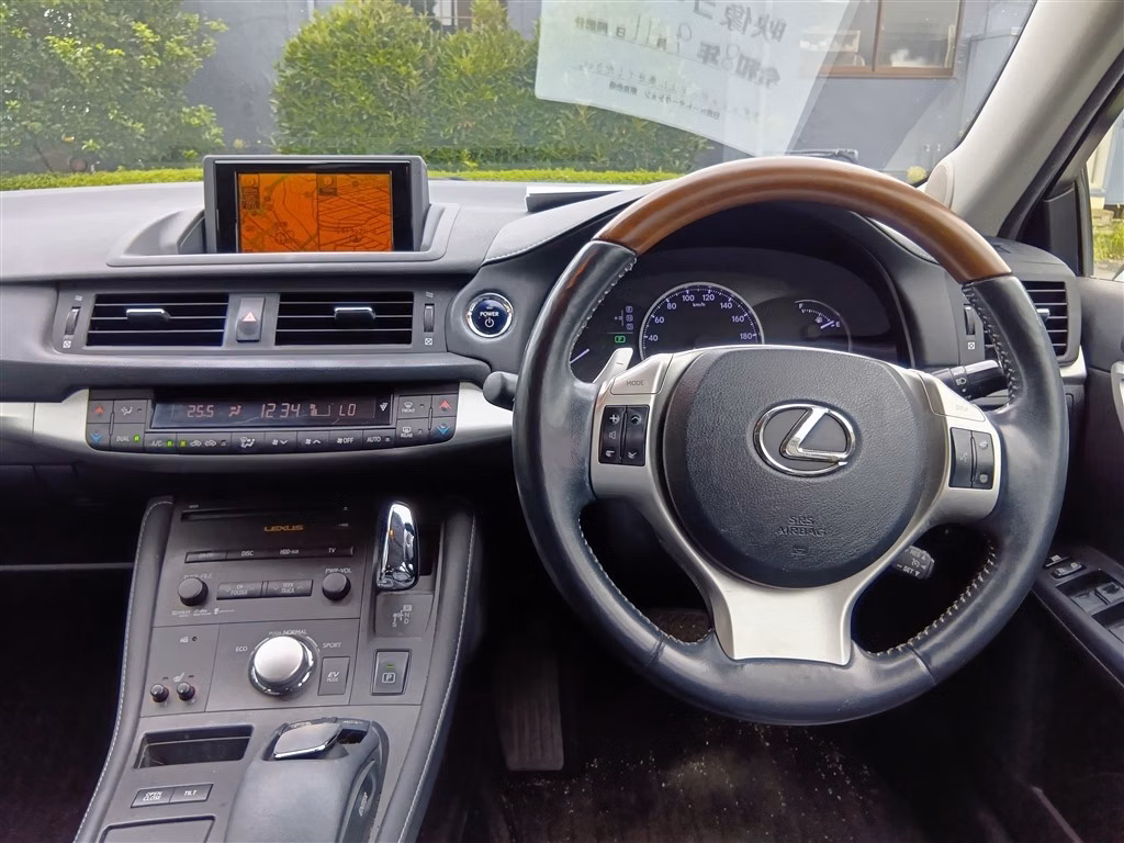 Lexus CT200h