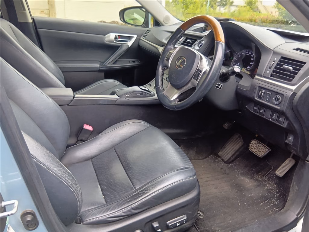 Lexus CT200h