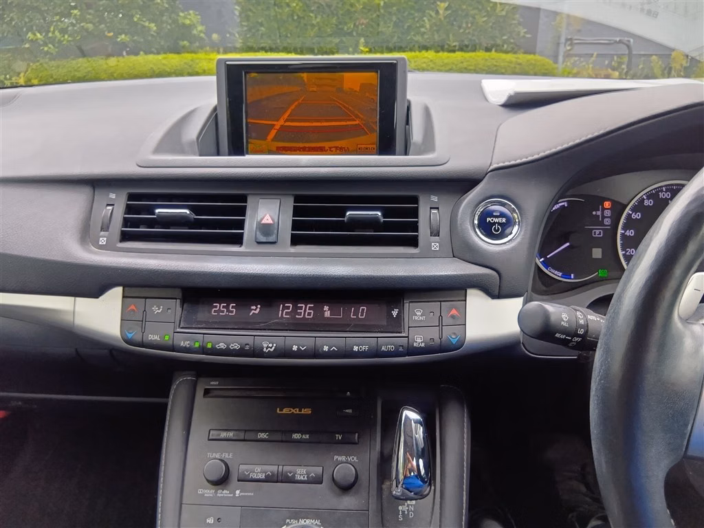 Lexus CT200h