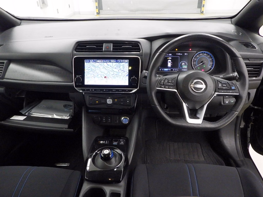 NISSAN LEAF