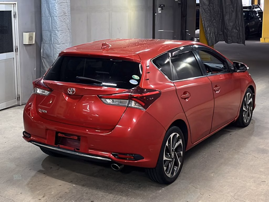 TOYOTA AURIS