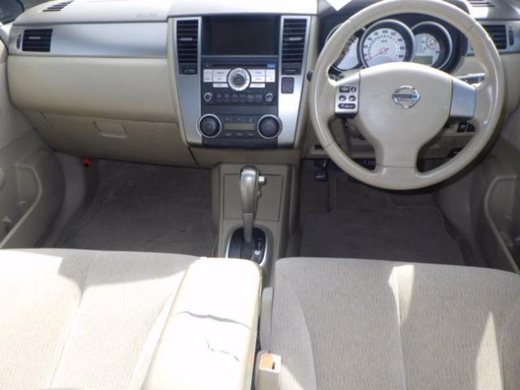 Nissan Tiida Latio