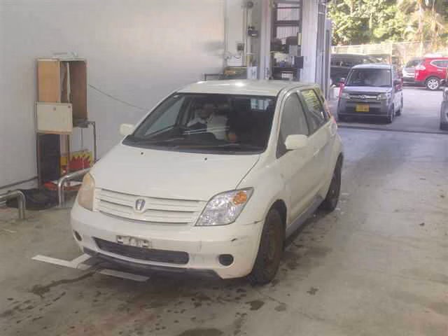 TOYOTA IST