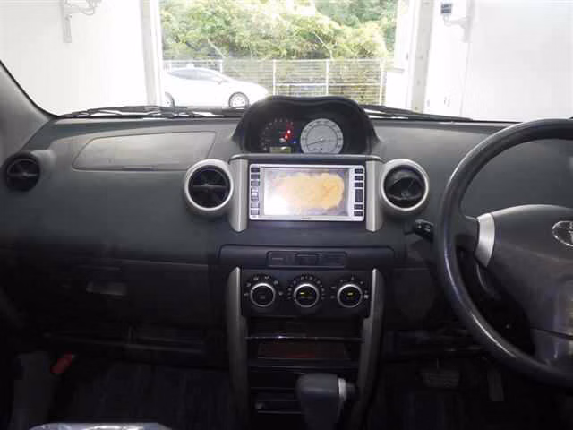 TOYOTA IST