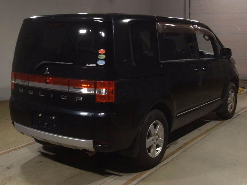 Mitsubishi Delica D:5