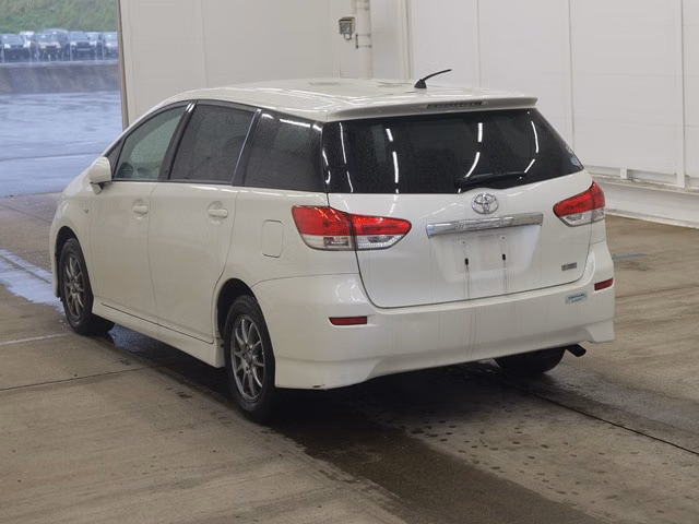 TOYOTA WISH