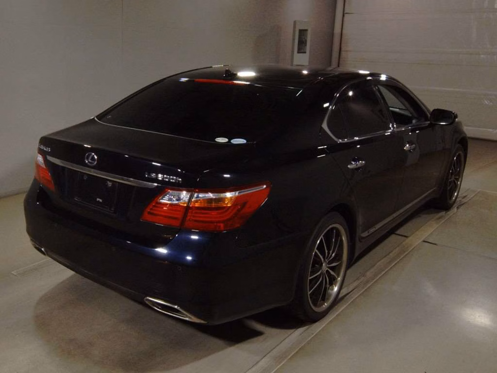 Lexus LS600h