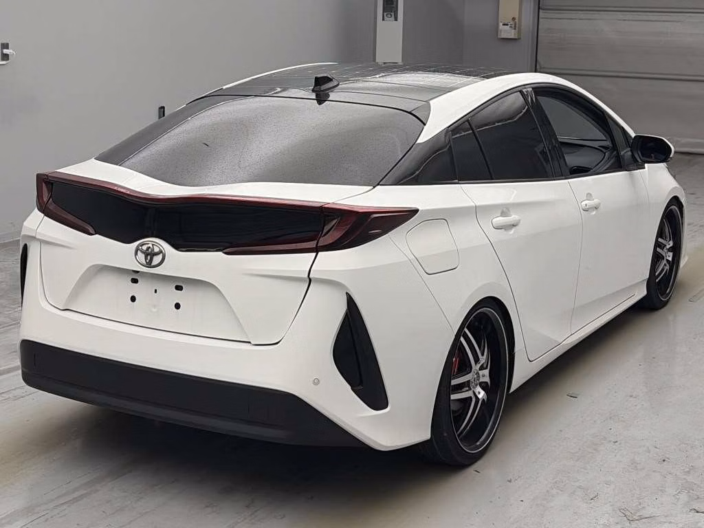 TOYOTA PRIUS PHV
