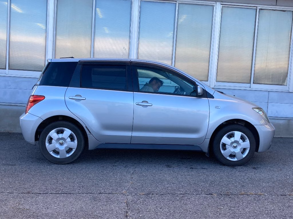 TOYOTA IST