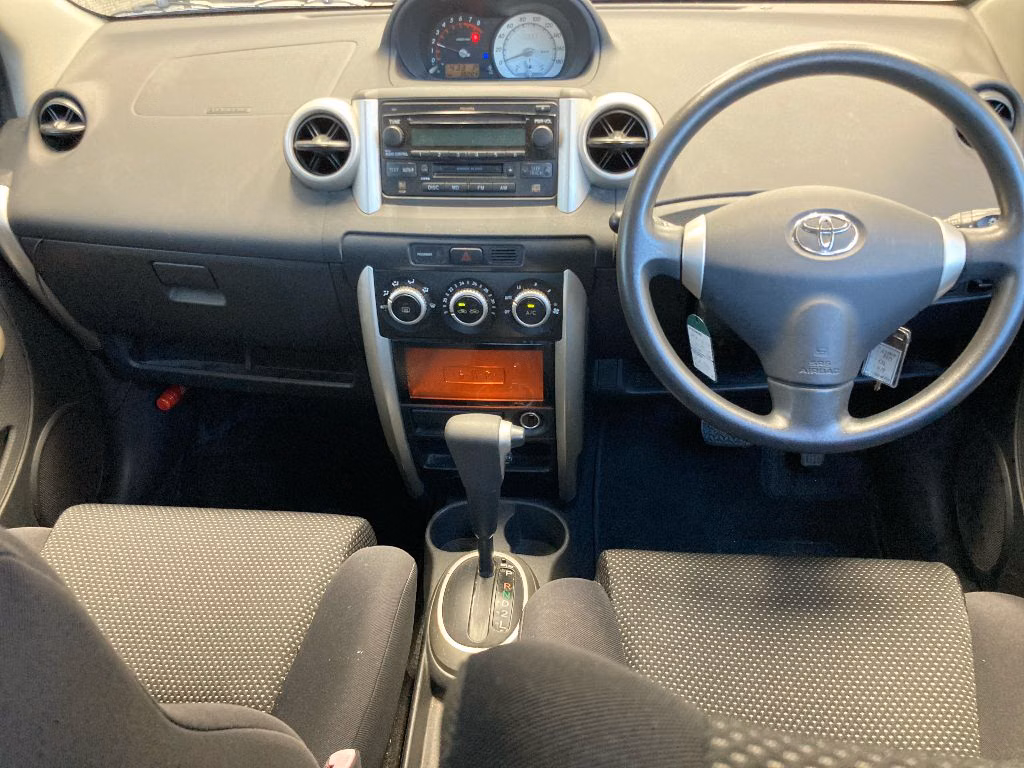 TOYOTA IST