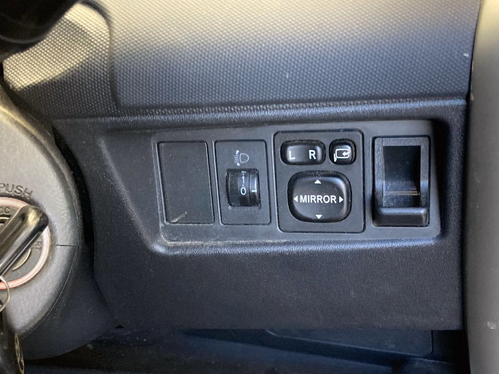 TOYOTA IST