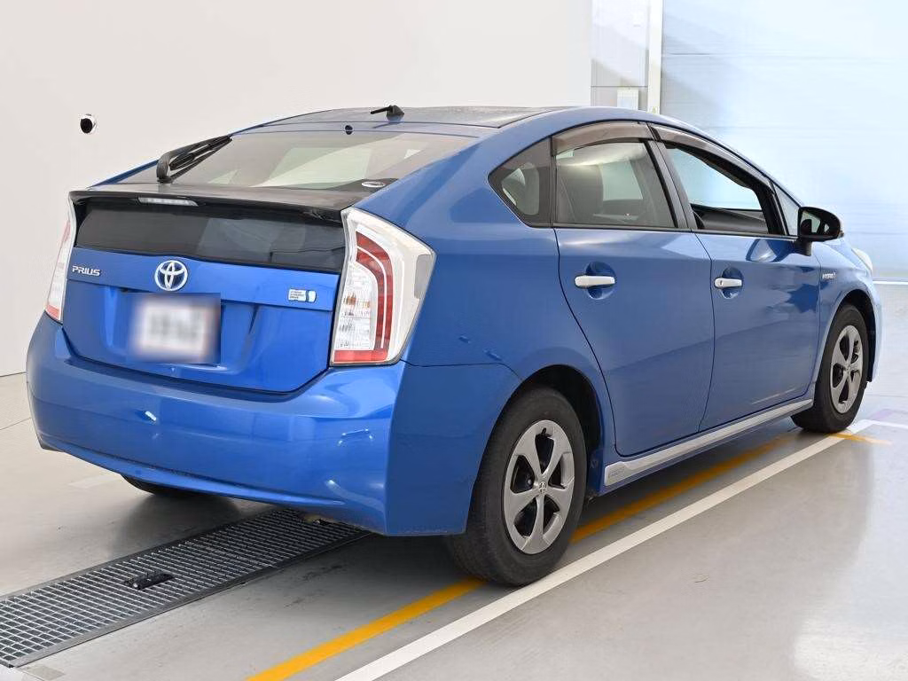 TOYOTA PRIUS