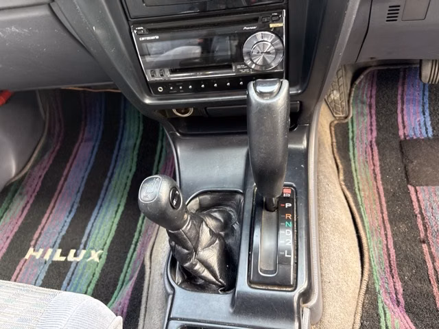 TOYOTA HILUX SURF