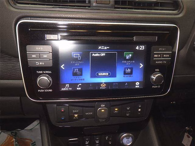 NISSAN LEAF
