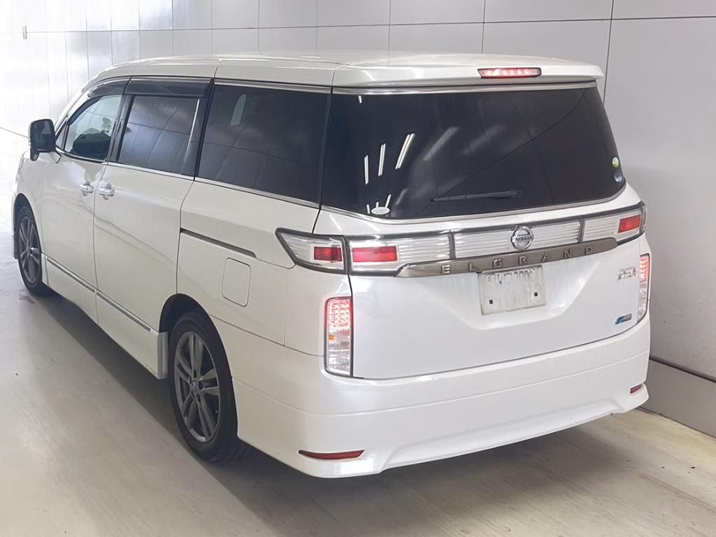 NISSAN ELGRAND