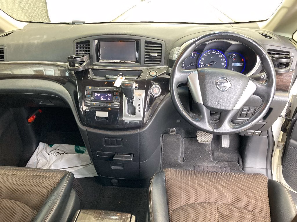 NISSAN ELGRAND