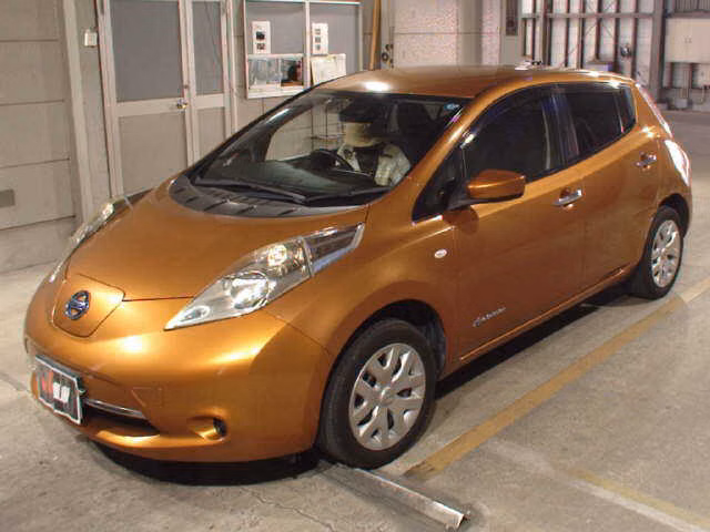 NISSAN LEAF