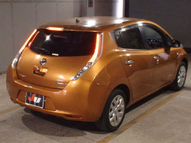 NISSAN LEAF