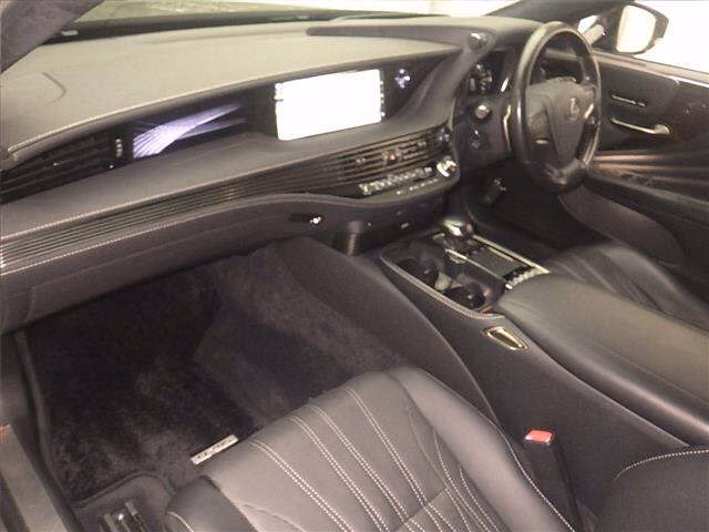 Lexus LS500h