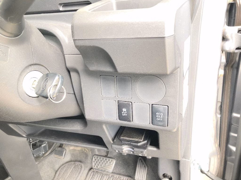 TOYOTA PIXIS MEGA
