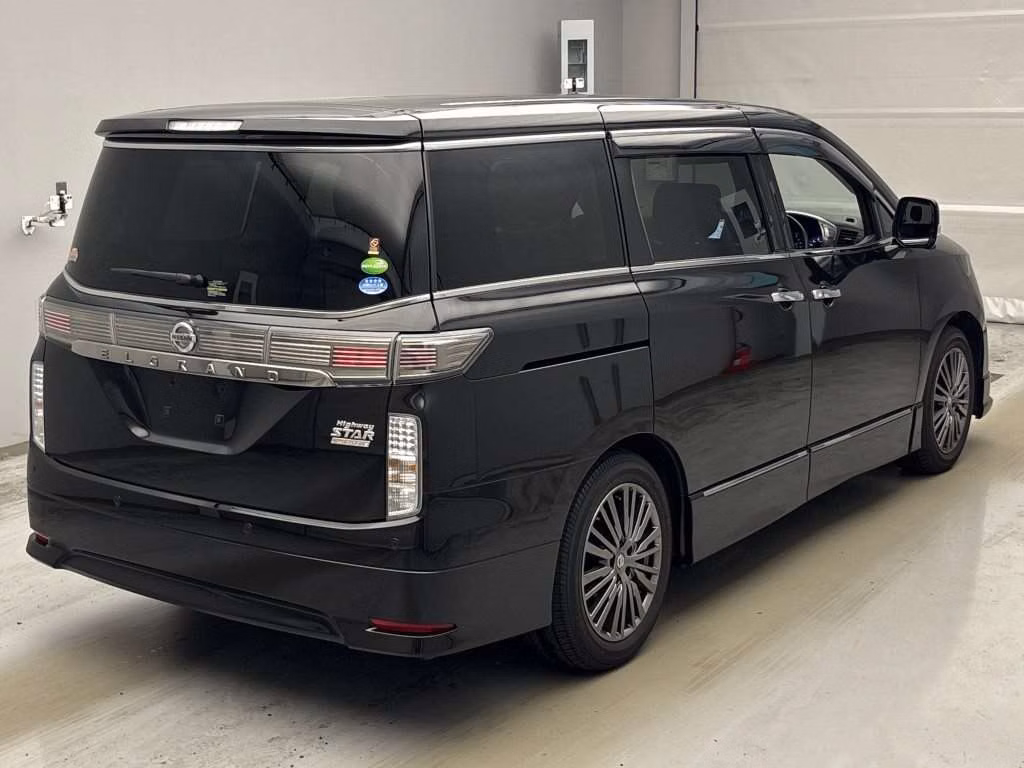 NISSAN ELGRAND