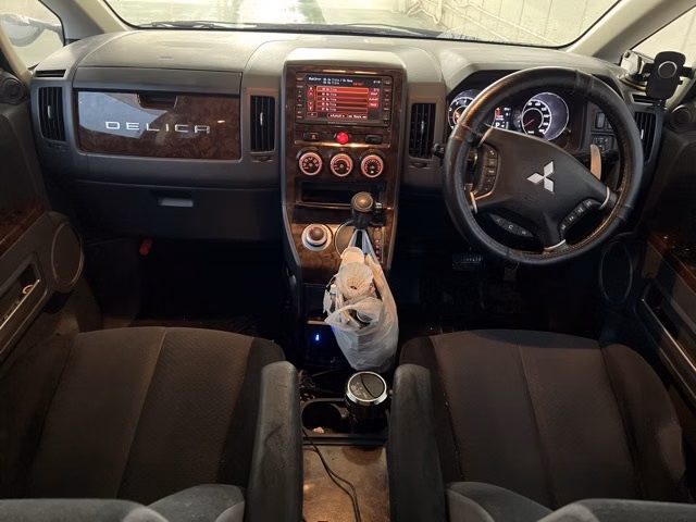 Mitsubishi Delica D:5