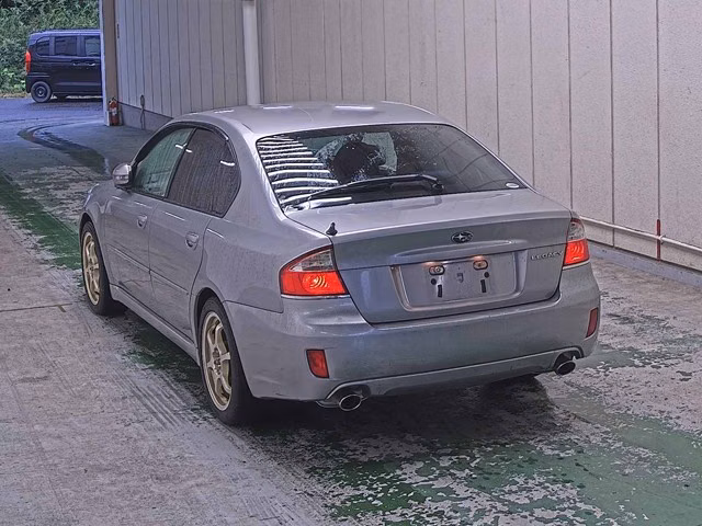 Subaru Legacy B4