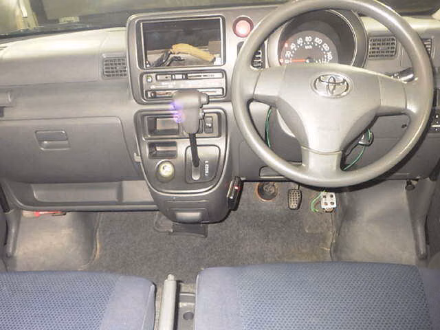 TOYOTA PIXIS VAN